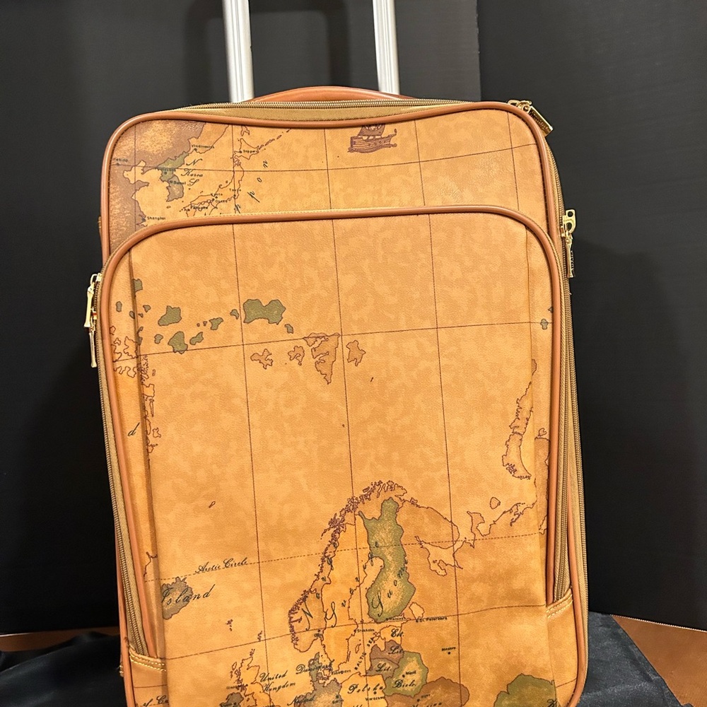 Alviero Martini Geo 1a Classe Small Carry on Rolling Spinner Suitcase